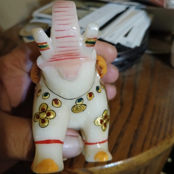 Vintage White Marble Mughal Jeweled Elephant Sculpture Paper Weight. - Picture 10 of 11